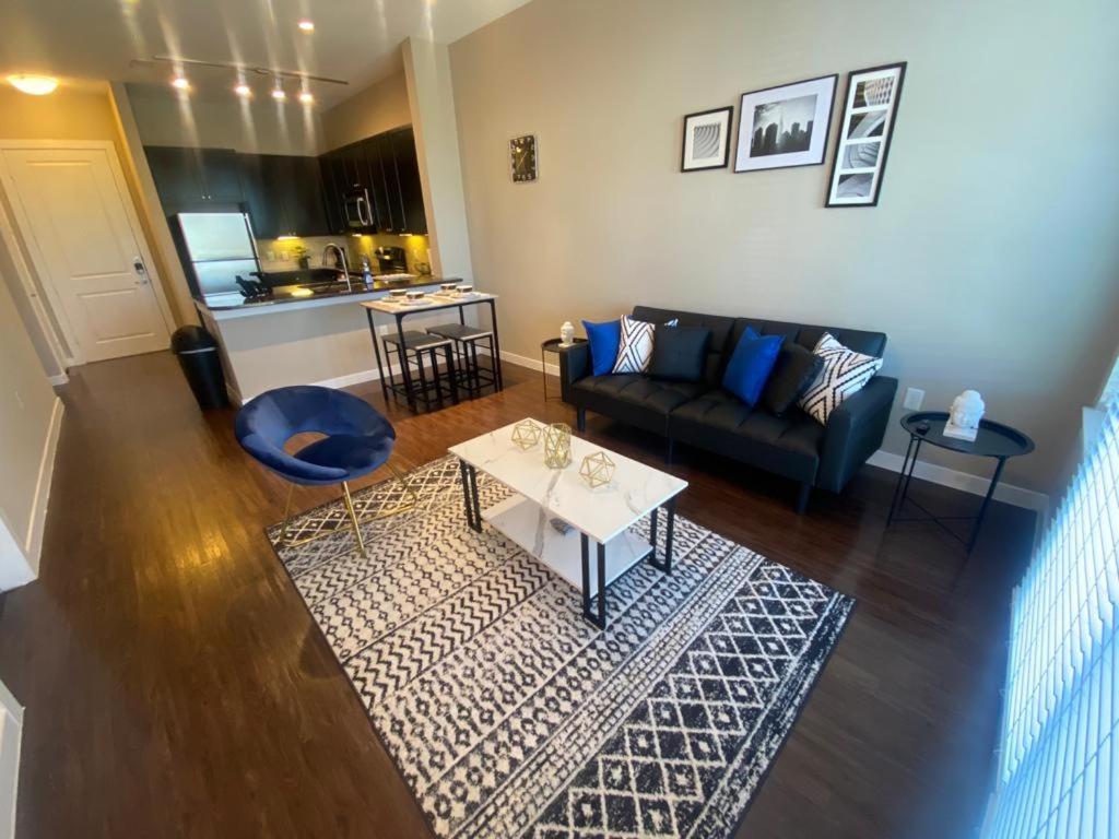 Luxury 1Br Condo Wbalcony - Galleriariver Oak Houston Bagian luar foto