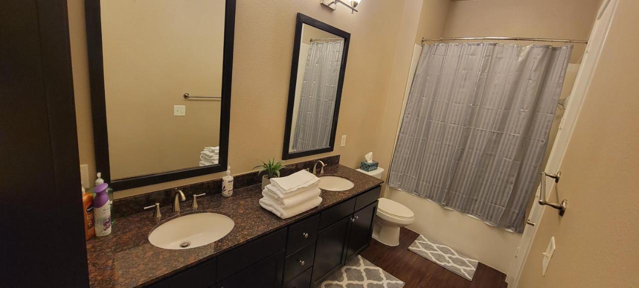 Luxury 1Br Condo Wbalcony - Galleriariver Oak Houston Bagian luar foto